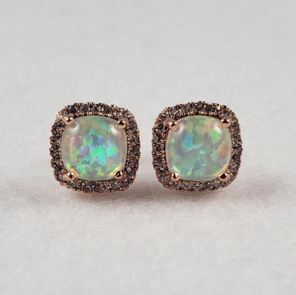 18k Cushion Cut Opal Studs - Picture 2 of 6